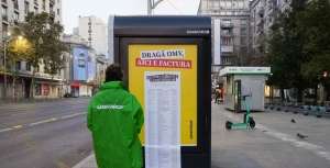 Factura de aproape 5 trilioane de euro: Greenpeace expune costurile reale ale poluării printr-o acţiune în Bucureşti